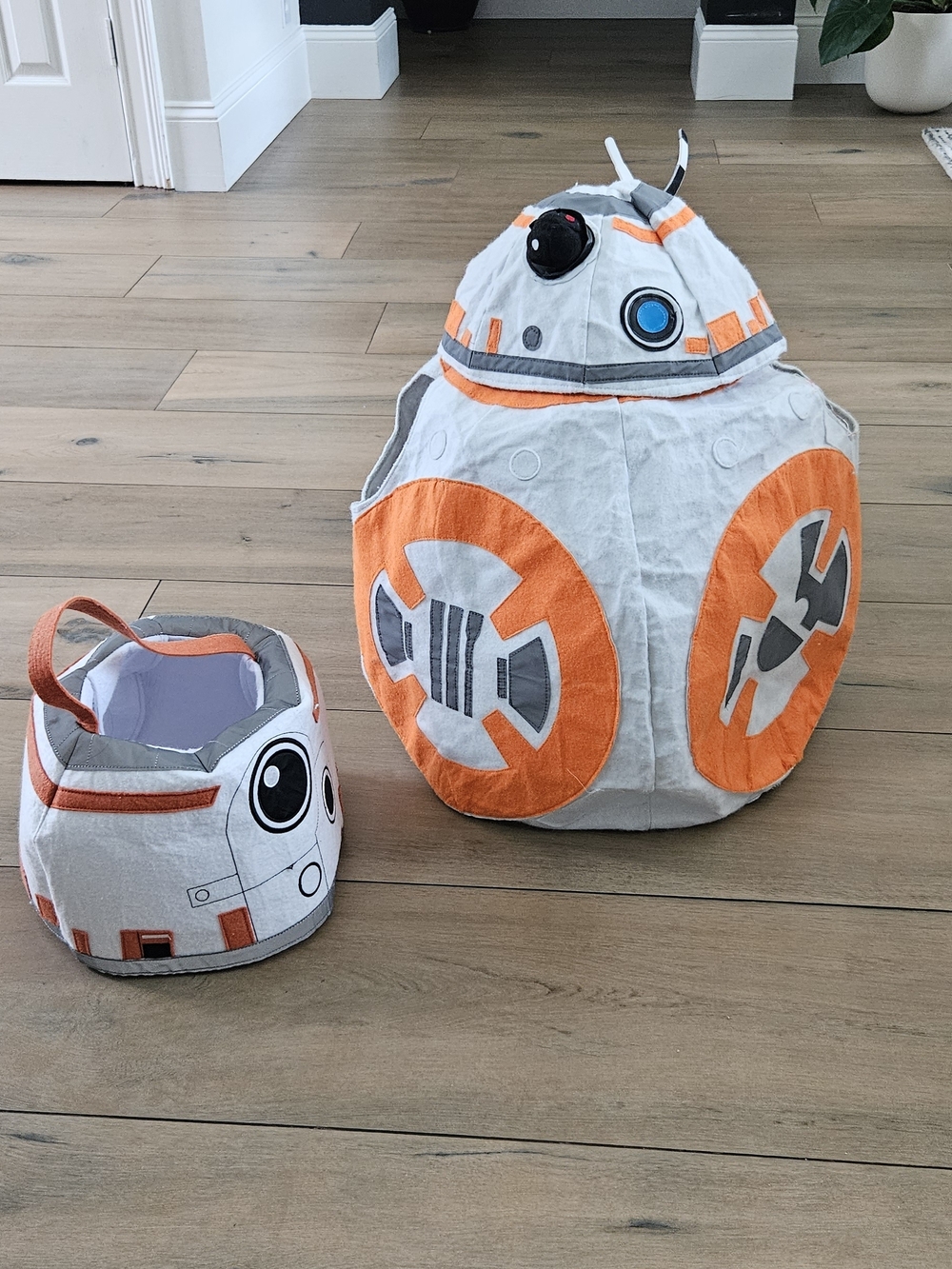 Star Wars BB-8 Kids Costume By Pottery Barn Size Small